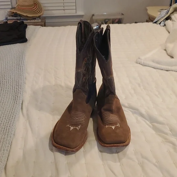 Cabela's Brown and Tan Men's Boots